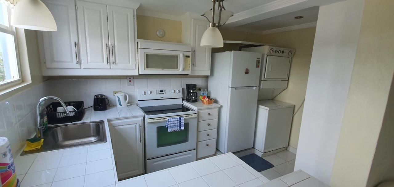 Hastings Towers 4D - Studio Apt Opp Beach Bridgetown Exterior foto