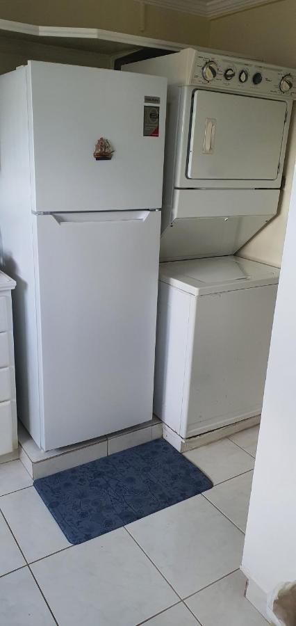 Hastings Towers 4D - Studio Apt Opp Beach Bridgetown Exterior foto